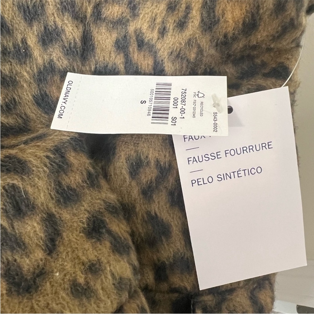 Cardigan Coat Wild Leopard Spots Faux Fur 2
Button Front Small NWT Old Navy - Picture 6 of 9